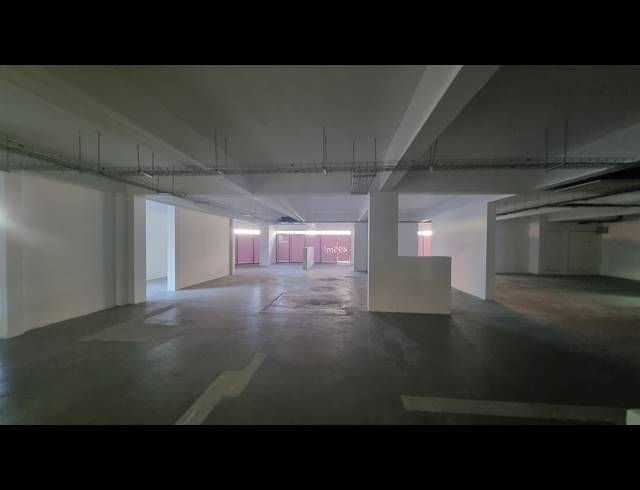 496M² RETAIL TO LET IN WOODSTOCK